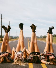 http://www.selflovebeauty.com/2015/12/its-important-to-live-not-just-survive/ Photos Bff, Bff Goals, Foto Poses, Bff Pictures, Ideas Photography, Shooting Photo