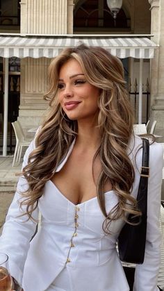 Hairstyle Balayage, Balayage Hairstyle, Rambut Brunette, Honey Brown Hair, Brown Hair Inspo, Brunette Hair With Highlights, Honey Blonde Hair, Blonde Hair Inspiration, Blonde Hair Looks