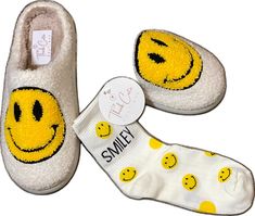 Trendy Super Soft Comfortable Socks, Casual Indoor Socks, Trendy Comfortable White Socks, Super Soft White Socks For Loungewear, White Super Soft Socks For Loungewear, Comfy White Socks For Loungewear, Comfortable White Socks For Loungewear, Comfortable White Indoor Socks, Fun White Winter Socks