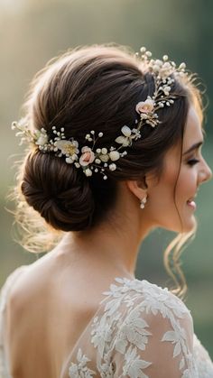 Discover elegant bridal floral bun hairstyles for your wedding day From open hair to side swept and everything in between - including elegant ponytails low buns fancy ponytails high ponytails and side-swept hairdos Find the perfect hair inspiration with this collection of bridal hairstyle ideas to complete your look