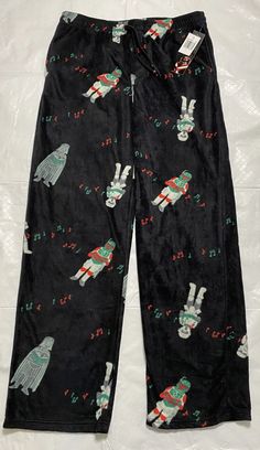 new with tags 100% polyester men's size XL when measured: waist without stretching 36" back rise 15" inseam 34" Pajama Lounge, Fleece Pajamas, Sleepwear Robe, Lounge Pants, Stretching, Bermuda Shorts, Mens Pants, Mens Short, Pajamas