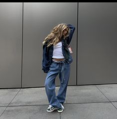 Nyc Wardrobe, Adidas Campus 00s, Fashion Photography Inspiration, Adidas Campus, Early Fall Outfit, Basic Outfits, Looks Vintage