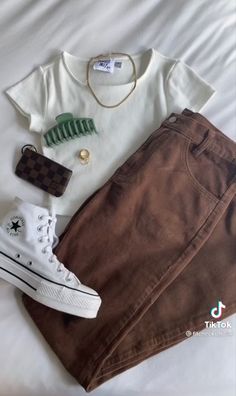 Basic Pieces For Wardrobe Summer, Outfit Layed Out, Preppy Inspo Outfits, That Girl Aesthetic Outfits, Spring Outfit Inspo For School, That Girl Outfits, Simple But Cute Outfits, Outfits Inspo Aesthetic, Cute Firs