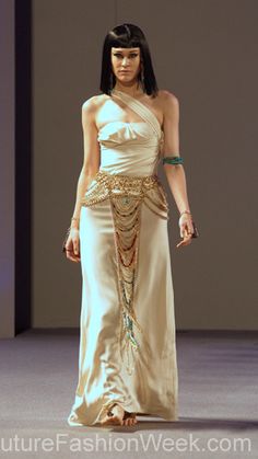 Egypt Dress Fashion, Egyptian Outfit, Egypt Dress, Egyptian Dress, Popular Costumes, Being Yourself, Dressing Style