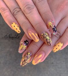 Honeycomb Nails Design, Honeycomb Nail Art, Bumblebee Nails, Honey Nails, Bee Nail Art