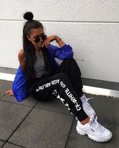 Glam Look, Looks Street Style, Outfit Goals, Fashion Killa, Outfits Casuales, Types Of Fashion Styles, White Sneakers, Teen Fashion