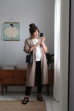 Maternity Chic Plus Size, Plus Size Maternity Work Outfits, Maternity Style Plus Size, Parisian Maternity Outfits, Pregnant Outfits For Work, Maternity Outfit Inspiration, Maternity Style 2023, Pregnancy Outfits Work