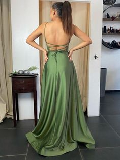 Silhouette:?A Line Waist: Natural Sleeve Length:?Sleeveless Fabric: Satin Shown Color: Green Built-In Bra: Yes Simple Prom Dress Long, Backless Evening Dress, A Line Evening Dress, Prom Dresses With Pockets, Custom Prom Dress, Long Sleeve Gown, Backless Prom Dresses, Long Prom Dresses, Satin Bridesmaid Dresses