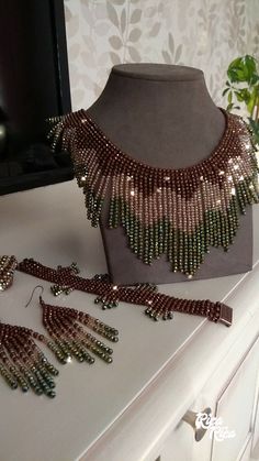 Beaded Neckless, Beaded Necklace Patterns, Beadwork Necklace, Beading Jewelery, Necklace Tutorial, Beaded Jewellery, Necklace Patterns, Beaded Jewelry Designs, Bead Embroidery Jewelry