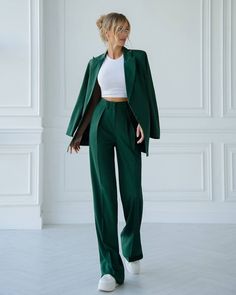 Elevate your style with our Emerald Green Women Pantsuit, a versatile and elegant choice for various occasions. This two-piece suit is not just a business outfit; it's a statement of sophistication and strength. Ideal for weddings, formal events, and as a wedding guest suit, our Emerald Blazer Trousers Womens ensemble is crafted with precision. The formal green suit exudes timeless charm, making it suitable for both office wear and prom nights. Step into the spotlight with the tailored design of Green Suit Women, Pantsuit Wedding, Emerald Green Outfit, Mother Of The Bride Trouser Suits, Wedding Guest Suits, How To Look Expensive, Pant Suits For Women, Classy Yet Trendy, Womens Suits