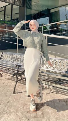 Crop Top Outfits Korean Style, Ootd Crop Top, Outfit Bukber, Ootd Korean Style Hijab, Outfit Rok, Fashion Outfits Hijab, Crop Top Outfit, New Hijab, Ootd Korean Style