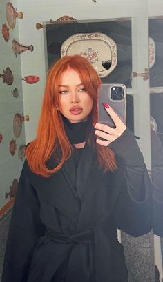 Paprika Hair Color, Orange Hair Girl, Red Ginger Hair, Wine Hair, Beautiful Red Hair, Copper Hair Color, Hair Tips Video, Trendy Hair Color