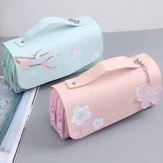 Kawaii Pencil Pouch, Cute Pencil Box Aesthetic, Pouch For Girls School, Kawaii Stationery Aesthetic, Pencil Cases Aesthetic, Pencil Bag Aesthetic, Cute Pencil Holder, Aesthetic Pencil Case, Pouch For School