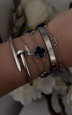 Xoxo Jewelry, Silver Bracelet Stack, Dope Jewelry Accessories, Silver Jewlery, Luxe Jewelry, Jewelry Accessories Ideas, Dope Jewelry, Jewelry Fashion Trends, Classy Jewelry