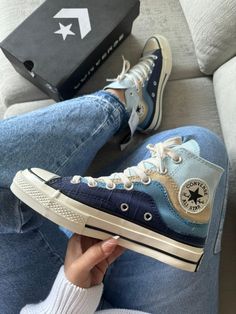 Cute Converse Shoes, Converse Aesthetic, Cute Converse, Pretty Sneakers, Preppy Shoes, Embroidered Shoes, Cute Nike Shoes, Cute Sneakers