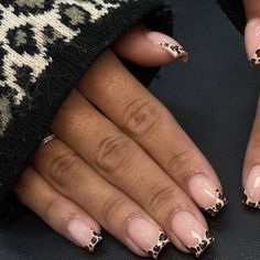 Fall Square Short Nails, Cute Short Acrylic Nails Baddie, Short Square Leopard Nails, Short Nails Leopard Print, Leopard Print Short Nails, Leopard Print Nail Designs French Tips