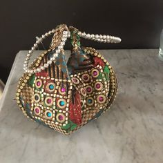 Indian Wristlet Evening Handbag. Silver Beaded Handles Multicolored With Gold Beading. Zips Open. Inside Of The Purse Is Lined. Measures 10” X 6 1/2 Inches Open. Small Louis Vuitton Purse, Vintage Lace Curtains, Studded Clutch, Black Kitten Heels, Louis Vuitton Pink, Wrist Wallet, Straw Clutch, Louis Vuitton Purse, Evening Handbag