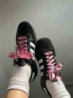 Black Adidas Samba Ribbon, Black Sambas Ribbon Laces, Black Sambas With Ribbon, Pink Bow Accessories, Adidas Sambas With Ribbon, Cute Laces For Shoes, Ribbons On Shoes, Black Sambas Pink Laces, Sambas With Pink Laces