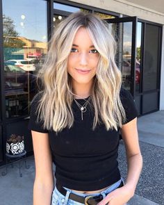 Blonde Hair Cuts Medium, Cute Medium Length Haircuts, Long Textured Hair, One Length Haircuts, Blonde Haircuts, Medium Blonde, Blonde Hair Inspiration, Blonde Hair Looks, Haircuts For Medium Hair