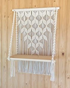 Diy Macrame Wall Hanging, Wall Art Macrame, Macrame Hanging Shelf, Rope Plant Hanger, Simpul Makrame, Macrame Wall Hanging Tutorial, Macrame Shelf, Wall Plant Hanger, Diy Hanging Shelves