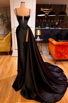 1. Please refer to our size chart to choose your size. 2. The dress does... Look Gatsby, Black Mermaid Prom Dress, Couture Evening Dress, Long Evening Dresses, Spaghetti Strap Prom Dress, Black Prom Dress, Black Prom, Prom Dresses Online, Gala Dresses