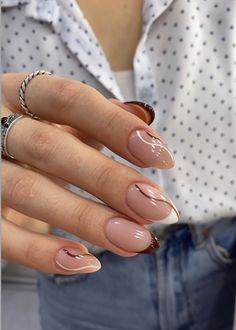 Beige Gel Nails Design, Marron Nails Designs, Gel Nails Beige, Lilac Nail Designs, Simple Nails Gel, Nail Designs Simple, Nails Beige, Lilac Shades, Pink Tip Nails