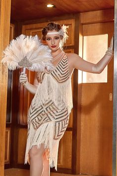 20s Glamour Dress, Gabtsy Dress, Fancy 1920s Dresses, White Gatsby Outfit, Prom Themed Party Outfit, 1920s Flapper Dress Gatsby, 1920 Dress Gatsby 1920s Party, 20s Fashion Women, 1920s Themed Party Outfit