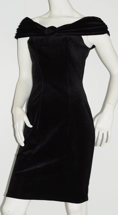 Description: Vintage 80s black velvet cocktail dress  Off shoulder dress Made in England In very good condition Triacetate 65%, polyester 35%. The dress is not lined. That's why the white of the mannequin appears on the photos Size on the label: GB 10=40FR but fits smaller like a 36-38 FR. See the measurements: Length: 88 cm Waist: 34 cm Bust: 41 cm Back Zip Colour: black Off-shoulder Velvet Evening Dress, Off-shoulder Velvet Dress For Evening, Fitted Off-shoulder Velvet Dress For Night Out, Formal Off-shoulder Fitted Velvet Dress, Lined Off-shoulder Evening Mini Dress, Evening Off-shoulder Lined Mini Dress, Formal Fitted Velvet Mini Dress, Formal Knee-length Fitted Velvet Dress, Knee-length Fitted Velvet Dress For Formal Occasions