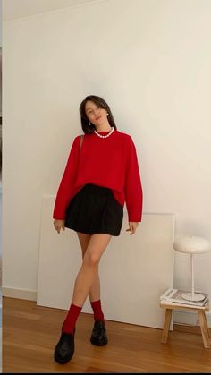 Red Sweater Outfit, Neue Outfits, Red Sweater, Red Outfit, Autumn Outfit, Looks Style, Lookbook Outfits, Office Outfits, Looks Vintage