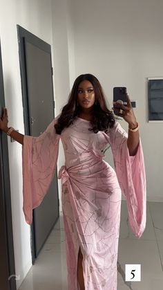 rita.hora on instagram Nigerian Lace Styles Dress, Elegant Outfit Classy, African Dresses Modern, African Inspired Clothing, Instagram Dress, African Fashion Modern, Woman Suit Fashion, African Print Fashion Dresses