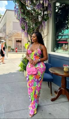 Classy Sundress Summer Outfits, Garden Party Outfits For Women, Brunch Sundress, Brunch Outfit Black Woman, London Lookbook, Black Woman Baddie, Hm Outfits, Thick Fashion, Silk Skirts