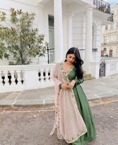 Karma Outfit, Kurti Anarkali, Simple Indian Suits, Asian Dresses, Desi Fits, Indian Kurti, Suit Salwar, Punjabi Fashion