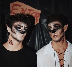 Guys Halloween Makeup, Mens Halloween Makeup, Werewolf Makeup, Wolf Makeup, Halloween Hombre, Cute Couples Costumes, Werewolf Costume, Twin Halloween, Sister Squad