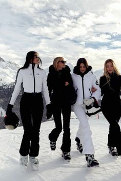 Rich Ski Outfits, Boujee Ski Outfit, Ski One Piece Suit, Women Skiing Outfit, Skii Outfit Womens Fashion, Womens Ski Suit, Cute Ski Outfits Aesthetic, Woman’s Ski Outfit, Skii Outfit Girl