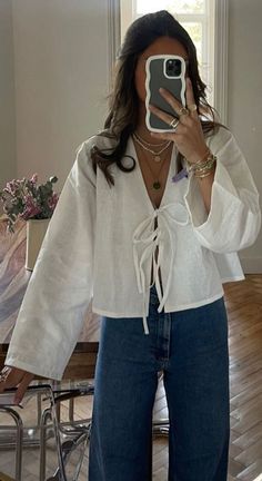 Size 10 Fall Fashion, White Flowy Blouse Outfits, Girly Top Outfit, Cream Button Up Outfit, Coastal Aesthetic Fashion, Dainty Tops Aesthetic, Italian Local Fashion, Italy Inspired Outfits Fall, Cute Outfits For Period Days