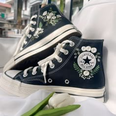 Floral Embroidery Shoes, Bridal Converse, Custom Wedding Shoes, Custom Sneakers Diy, Cute Converse, Converse Custom