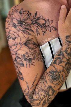 #tattoo #tattoos #tattooart #tattoodesign #tattoodesign #tattoogirl #tattoosleeve #tattooflower Woman Arm Sleeve Tattoo, Sunflower Sleeve Tattoo, Flower Sleeve Tattoos For Women, Floral Arm Sleeve, Feminine Moon Tattoo, Shoulder Sleeve Tattoos, Feminine Tattoo Sleeves, Armband Tattoo Design