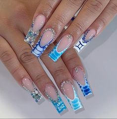 Blue Gemini Nails, Nails Gemini Design, Gemini Nail Art, Birthday Nails Gemini, Nails Blue And Purple, Gemini Nails Designs, Gemini Nail Ideas, Gemini Photoshoot Ideas, Gemini Birthday Nails