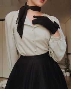 Looks Chic, Mode Vintage, Mode Inspiration, Looks Vintage, Black Skirt, Modest Fashion