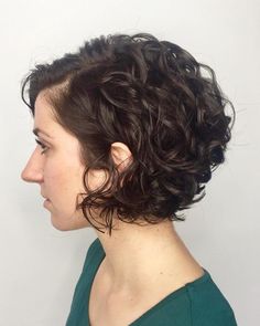 Kręcony Bob, Bob Riccio, Graduated Bob Hairstyles, Short Curly Bob Hairstyles, Male Hairstyles, Short Curly Hairstyles For Women, Bob Haircut Curly, Short Curly Haircuts, Haircut Styles