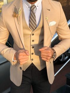 Multi Slim-Fit Suit Vest Beige – BJN Beige Color Code, Executive Outfit, Champagne Quinceanera, Groom's Attire, Long Coat Men, Stylish Mens Suits, Suit Pin, Suit Ideas, Classy Suits