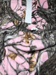 ZooFleece Super Comfortable Pink Tree Camo Camouflage Fleece Pants Women's Sweats Gift S-3X Camo Christmas, Camo Sweatpants, Fleece Pants Women, Trashy Outfits, Pink Tree, Pretty Shoes Sneakers, Pink Camouflage, Outfit Inspo Casual, Pink Trees