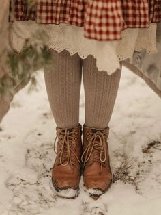 Winter Cottage Core Aesthetic, Cottage Core Christmas Outfit, Cottagecore Christmas Outfit, Winter Cottagecore Aesthetic, Cottagecore Outfit Winter, Cottage Core Winter Outfits, Sky Jade