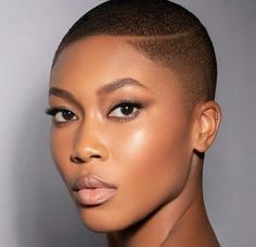 Haircut Styles For Black Women, Low Haircuts, Fade Haircut Women, Popular Short Haircuts, Cabello Afro Natural