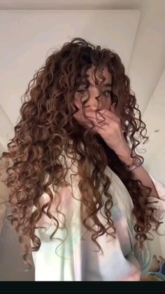 Curly Hair Vintage Aesthetic, Natural Curl Finish, Curly Hair Blowout Curls, 2c Hair Aesthetic, Curl Perm Types, Perms Long Hair, Curly Hair Before And After, Wavy 2b Hair, Curly Long Hair Aesthetic