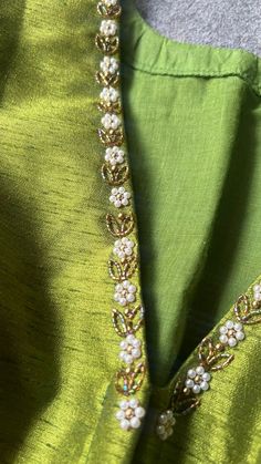 Net Designs Dress, V Neck Hand Work Design, Dress Neck Work Designs, Simple Designs For Blouse, Pearl Handwork Embroidery, Hand Embroidery Designs For Sarees, Flower Aari Work Designs, Hand Work Embroidery Kurti, Beads Work On Blouse