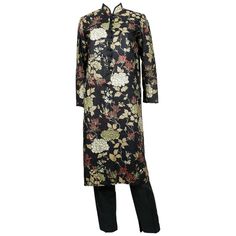 1stdibs Luis Mari Vintage 70S Chinese Suit / Outfit / Ensemble, Black 70s Chinese Fashion, 1970s Asian Fashion, Ysl 1970s Fashion, Chinese Suit, Fitted Long Sleeve Embroidered Cheongsam, Luxury Vintage Black Kimono, Suit Outfit, Costume Noir, Long Tunic