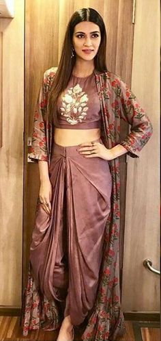 Buy for custmiz dress top jacket dhoti pant .Contact what app 9214873512. And company information Www.indiamartstore.com Saree Bollywood, Indian Gowns, Top Design Fashion, Party Wear Indian Dresses, Dress Indian Style, Shraddha Kapoor, Indian Designer Outfits