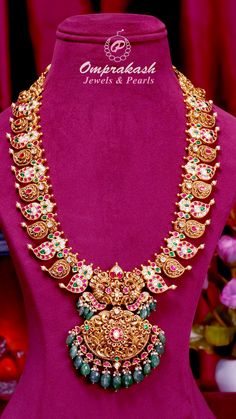 Embrace versatility and tradition with this 6 in 1 Nakshi Kundan Mango Haram. Exquisitely designed to offer multiple looks, it’s perfect for adding a touch of elegance to any occasion  #diamond #earrings #emerald #necklace #diamondjewellery #gemstones #southindianjewellery #southjewellers #bridaljewellery #bridaljewelry #nakshijewellery #ethnicjewellery #heritagejewellery #916kdmjewellery #bridaljewellery #southbrides Ruby Mango Haram, Mango Haaram Designs, Mango Haaram Designs Gold, 1gram Gold Jewellery With Price, Latest Nakshi Jewellery, Kundan Necklace Simple, Haram Designs Gold Latest, Mango Haram Designs