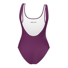 Traje de baño de una pieza morado Palatinate de Dragon Foxx™

 Abraza tu realeza interior con Dragon Foxx™

 Entra en un mundo donde la elegancia se une a la audacia con el traje de baño de una pieza Dragon Foxx™ Palatinate Purple. Envuelto en un majestuoso tono púrpura, este traje de baño está diseñado para quienes gobiernan su reino con gracia y confianza. Ya sea que estés dominando la piscina o reinando en la playa, esta pieza te garantiza hacerlo con un estilo incomparable.

 Comodidad de lujo, digna de la realeza

 Deléitese con la sensación suntuosa de nuestro traje de baño de una pieza Palatinate Purple, confeccionado con una opulenta mezcla de 82 % poliéster y 18 % spandex. Esta tela premium ofrece un ajuste suave y flexible que cubre tu cuerpo como una bata real. Con un peso de 2 Purple One-piece Party Swimwear, Fitted Purple One-piece Swimwear For Pool, Purple Beachwear One-piece Swimsuit, Purple Beachwear One-piece For Swimming, Purple One-piece Beachwear Bodysuit, Purple One Piece, Womens Activewear Tops, Track Pants Mens, Crop Top Sweatshirt